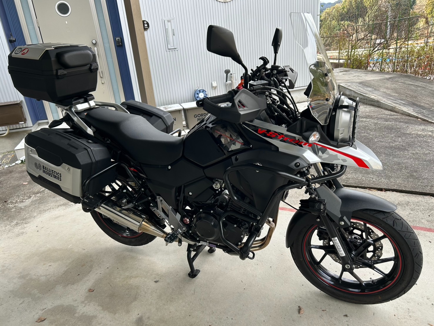 Vストローム250キービジュアル